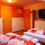 Camera medie Lucinel familie cu copii